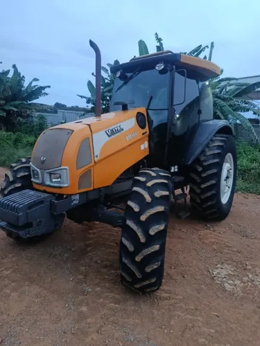 Trator Valtra BM 100