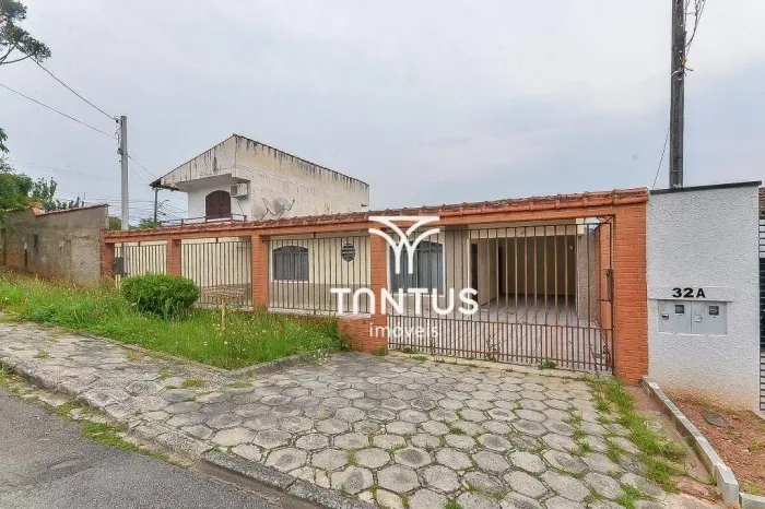 Casa com 4 dormitórios para alugar, 168 m² por R$ 3.100/mês - São Braz - Curitiba/PR