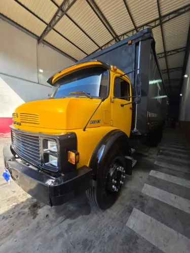 CAMINHÃO TRUCK SIDER 16 PALLETS MB 2013 AMARELO ANO 1987
