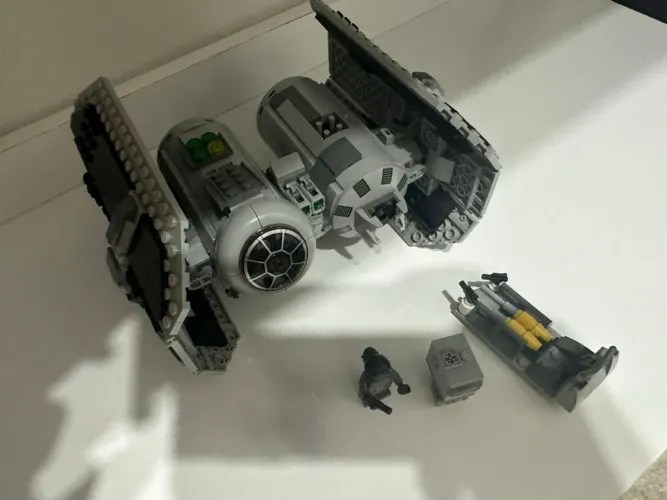 Star Wars - Bombardeiro TIE - TODAS AS PEÇAS - MANUAL EM PDF (Falta o Vader e Pil) - S/ CX