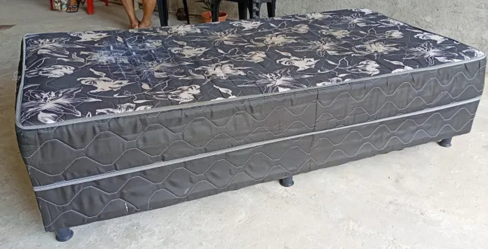Cama box usada