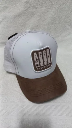 Boné diversificados...