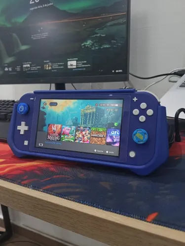 Nintendo Switch Lite Azul Desbloqueado + Cartão 512GB + Caixa e Nota Fiscal - R$ 1.600