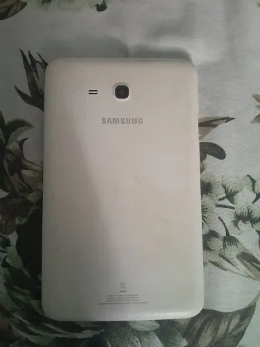 Vendo Tablet e está funcionando mas está com problema no botão ele tem função de telefone.