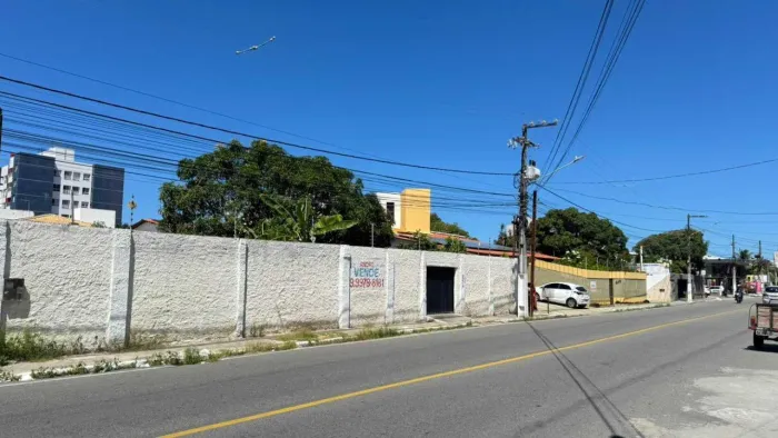 LOTE EM RUA PÚBLICA NA COROA DO MEIO [56946]