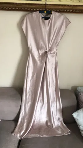 Vestido de cetim ZARA