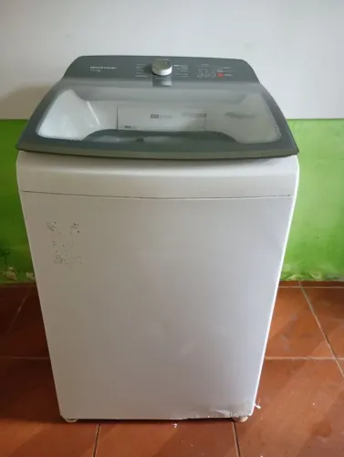 Máquina de lavar roupa funcionando perfeitamente