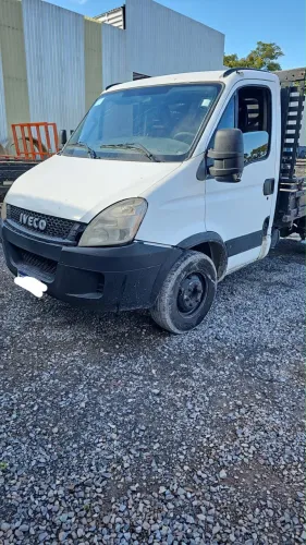 Iveco 35 s 14  carroceria.4 30 metros  Ano. 2019. 