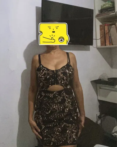 Vestido preto de paetê dourado 0.85cm