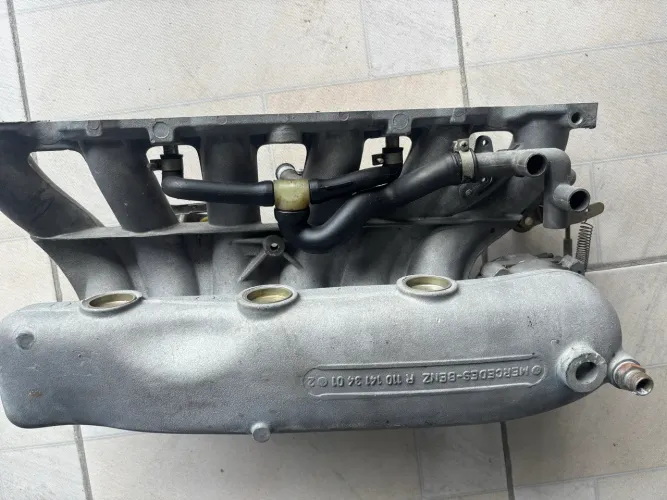Coletor mercedes motor M110, DJET