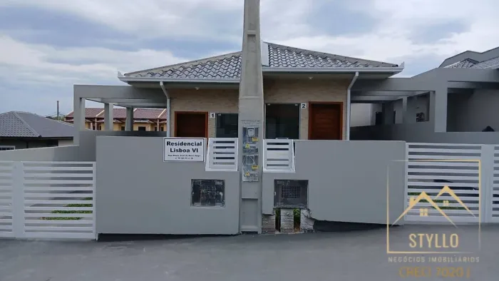 Casa com 2 dormitórios a venda, 50,00 m² por R$ 370.000,00 - Forquilhas