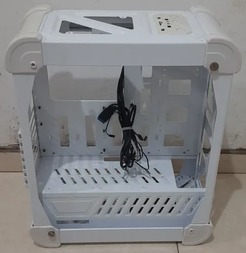 GABINETE THERMALTAKE VINTAGE (NO ESTADO)