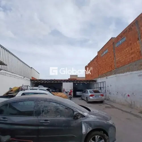 Ponto Comercial à Venda | Montes Claros, Planalto | 261,25m² com Escritório