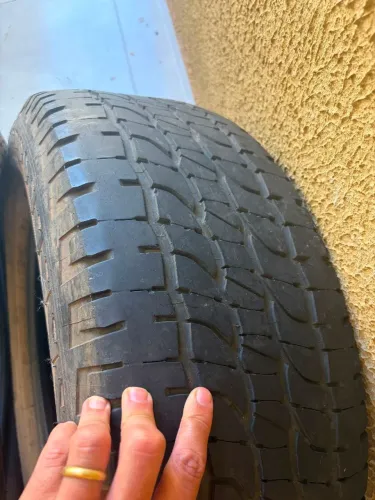 2 Pneu 265/60 18 Michelin Meia vida