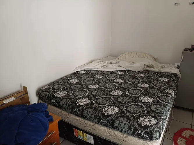Venda cama casal + colchão de espuma excelente estado