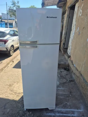 Geladeira continental 370 litros funciona perfeiramente