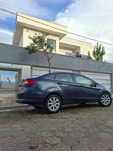Casa 2 andares a 800 metros calçadao de Caxambu