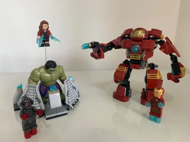 LEGO Marvel Super Heroes 76031 - The Hulk Buster Smash
