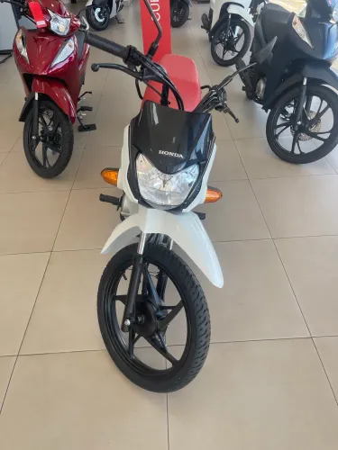Honda POP 110 branca 