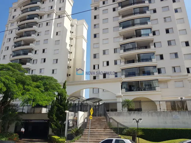 Apartamento impecável, planejado, Varanda, deposito! 500 m, 6 minutos a pé ao metrô Imigra