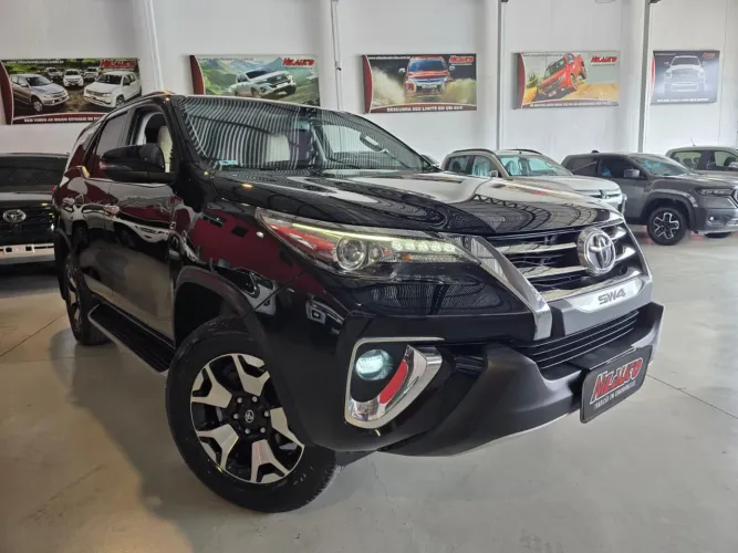 Toyota Hilux SW4 Diamond 2.8 TB 4X4 Die. Aut. 2020