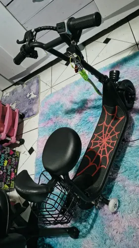 Moto elétrica infantil