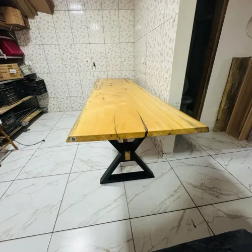 Mesa em Madri de lei