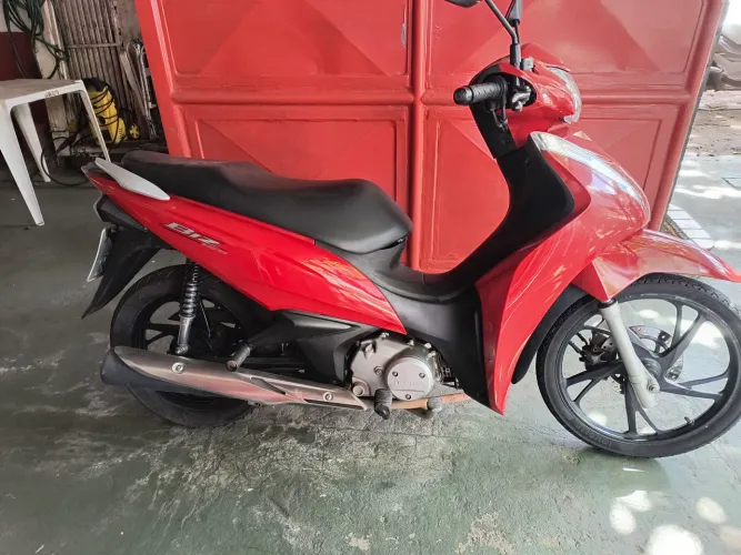 Léia o anúncio 5 Motos