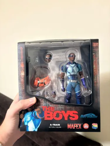 Mafex A-Train / Trem Bala The Boys