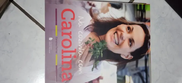 Livro de culinaria Na cozinha com Carolina