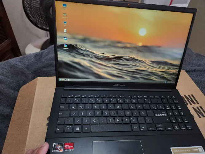 Vendo Notebook Asus Ryzen 5 7520u, RAM 16GB DDR5 e 500GB de SSD.