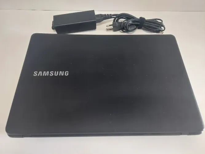 Notebook Samsung 300E5M - 8 GB Ram + SSD - Tela 15 Pol - Funcionando