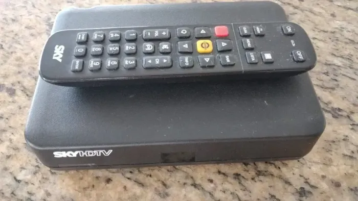 Receptor de TV com controle