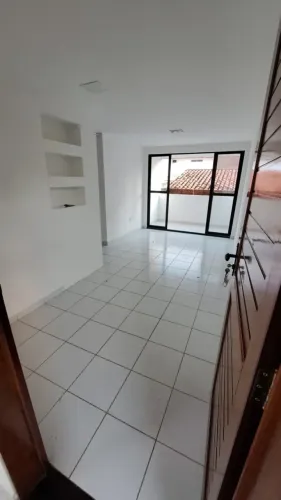 ALUGO APARTAMENTO COM UMA LOCALIZAÇÃO EXECELENTE PRÓXIMO AS TRÊS RUAS - COM DOIS QUARTOS