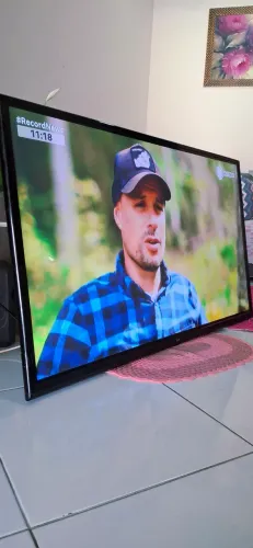 Tv lg 50 750 reais 