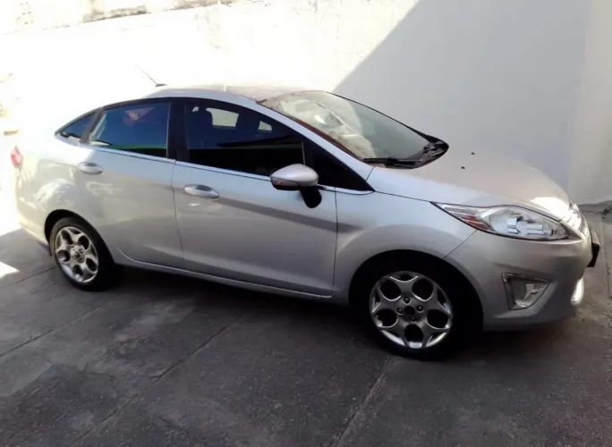 Ford Fiesta Sedan SE 1.6 16V Flex 4P 2012