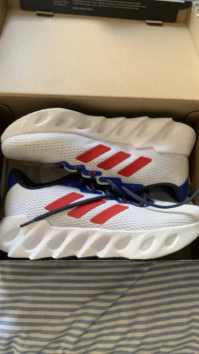 Tenis adidas shift