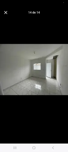 Aluga se sobrado em itanhaem 2 quartos com suíte, sala, cozinha, garagem e lavanderia