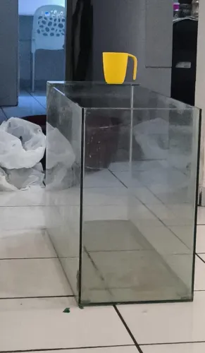 Aquário 80-120L usado em perfeito estado