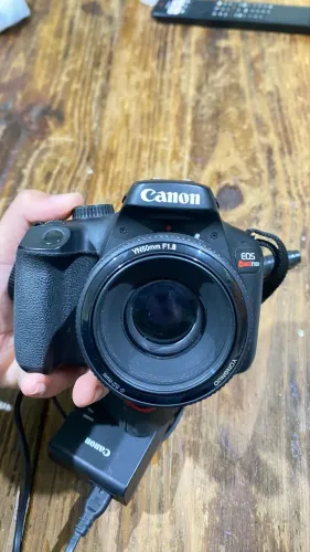 Canon T100 + Lente Yongnuo 50mm