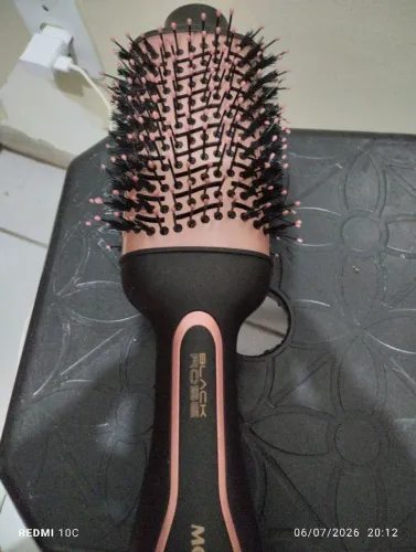escova modeladora Mundial voltagem 110 apenas com marcas de uso