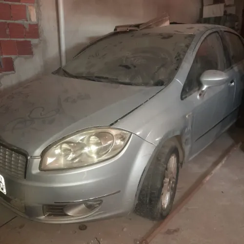 Fiat Linea Absolute 1.9/1.8 Flex Dualogic 4P 2010