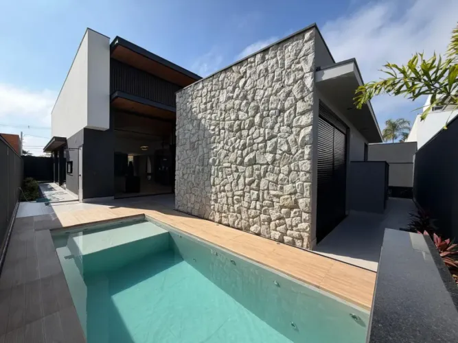 Casa à venda no condomínio Residencial Lago Sul em Bauru-SP.