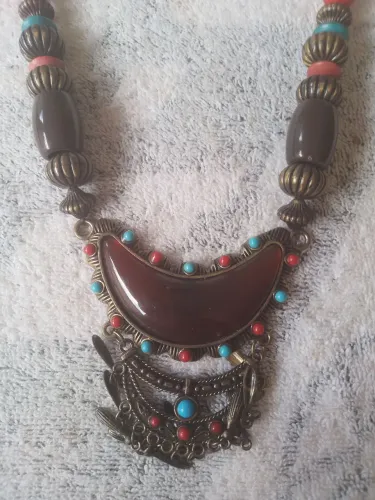 Colar tribal unissex semi-novo