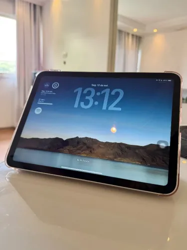iPad 11ª geração 256GB Wi-Fi + Cellular prateado