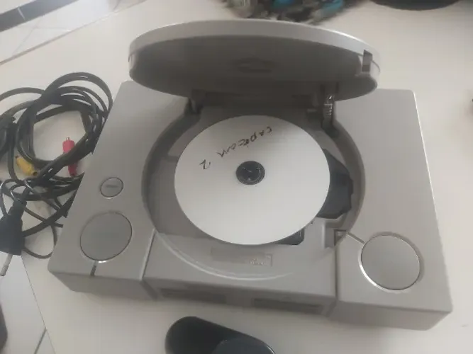 Ps1 fat + 5 jogos paralelos + 1 controle original
