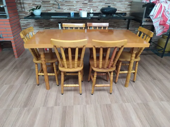 Mesa madeira 6 cadeiras 
