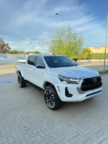 Toyota Hilux CD SRX Plus 4X4 2.8 TDI Die. Aut. 2024