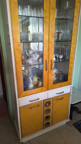 Vendo cristaleira
