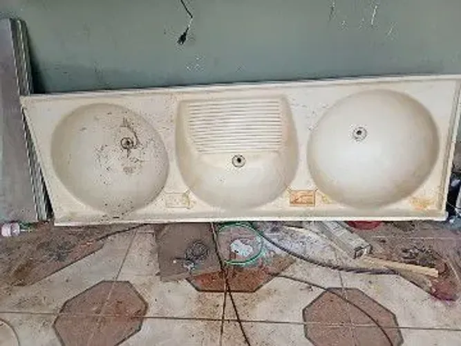 Vendo uma cuba de 3 